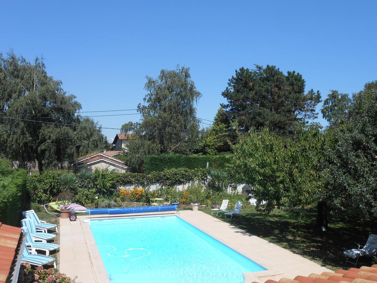 Civrieux Le Relais Du Grand Logis B&B 외부 사진
