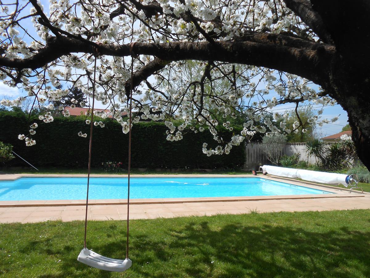 Civrieux Le Relais Du Grand Logis B&B 외부 사진
