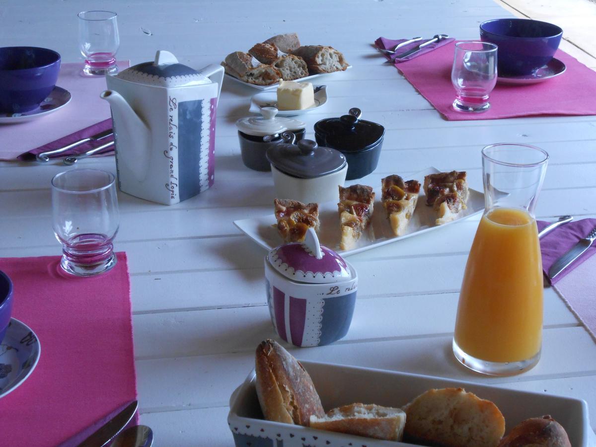 Civrieux Le Relais Du Grand Logis B&B 외부 사진